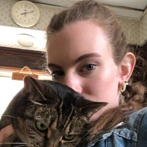 Meet your Posher, Caitlin